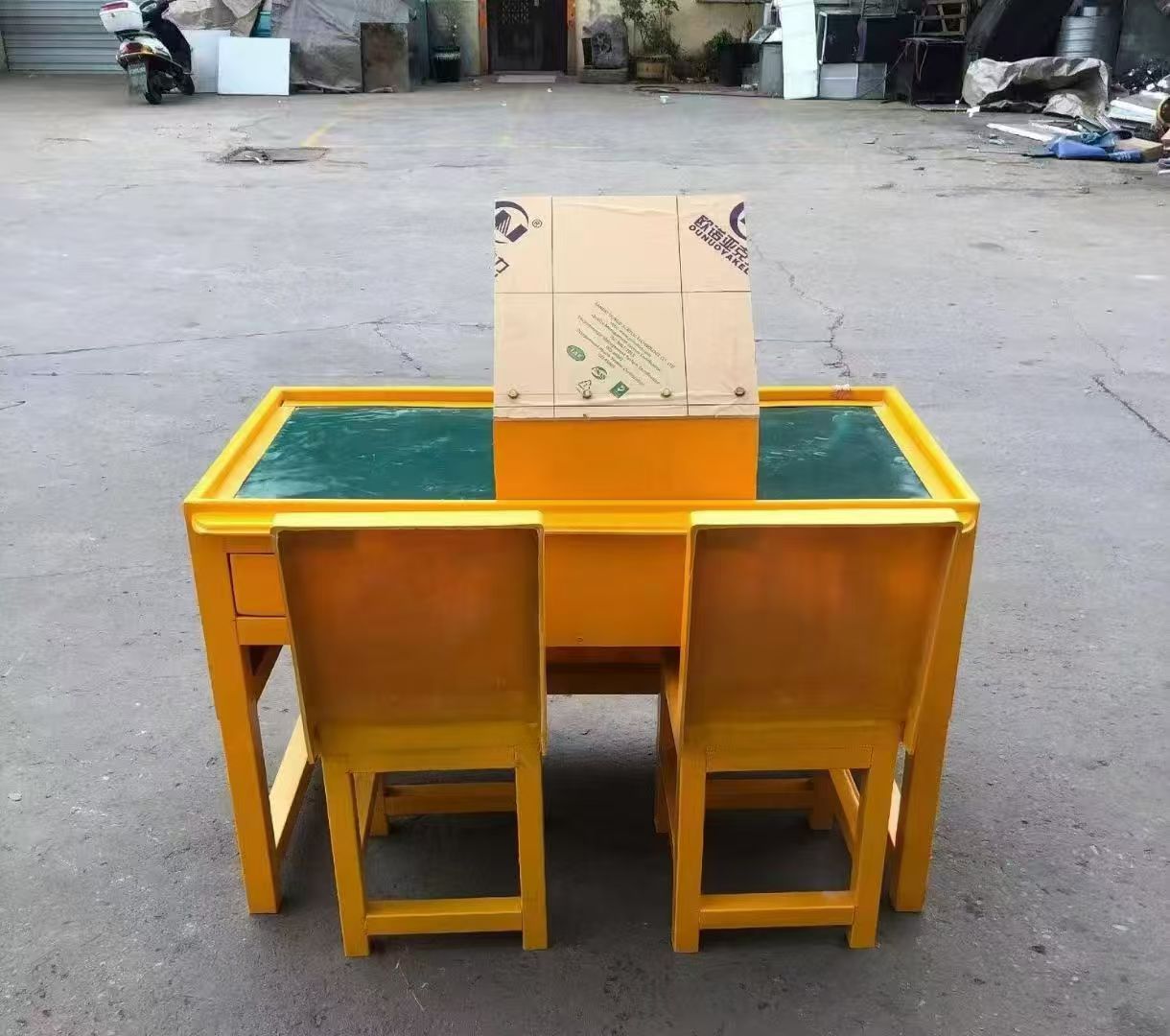 弋阳防静电导通桌井下煤矿火工品发放桌:危险品流转的安全守护者