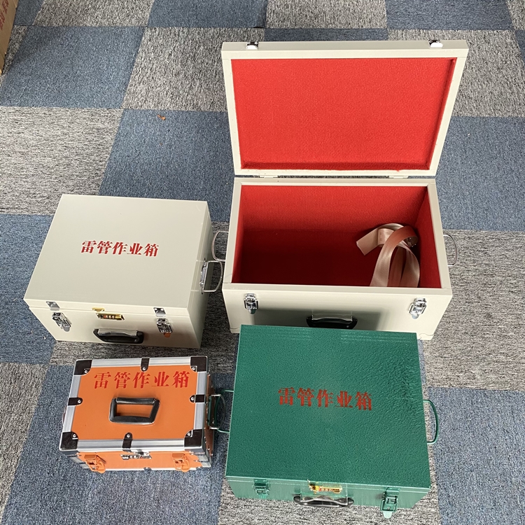弋阳爆破工程作业箱如何选择？玻璃钢与传统材质的全面对比